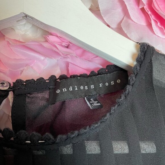 Endless Rose Pleated Blouse Sz S - Picture 2 of 5